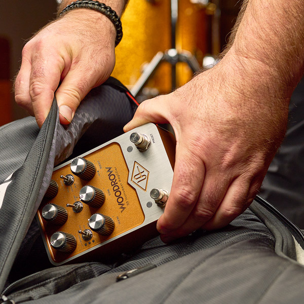 Universal Audio UAFX Woodrow ’55 Instrument Amplifier – Autentyczne brzmienie amerykańskiego tweedowego wzmacniacza z lat 50.